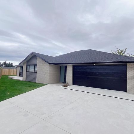 Rotorua Sunshine Brand New 4 Bedroom House 외부 사진