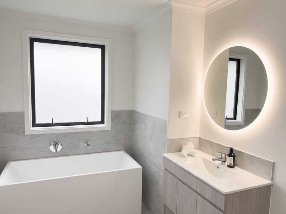 Rotorua Sunshine Brand New 4 Bedroom House 외부 사진