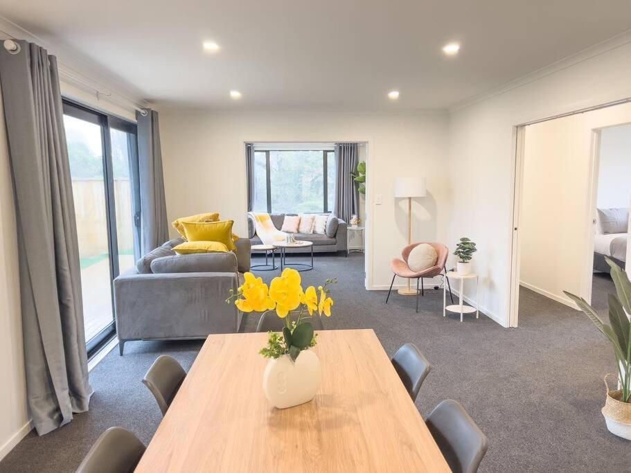 Rotorua Sunshine Brand New 4 Bedroom House 외부 사진