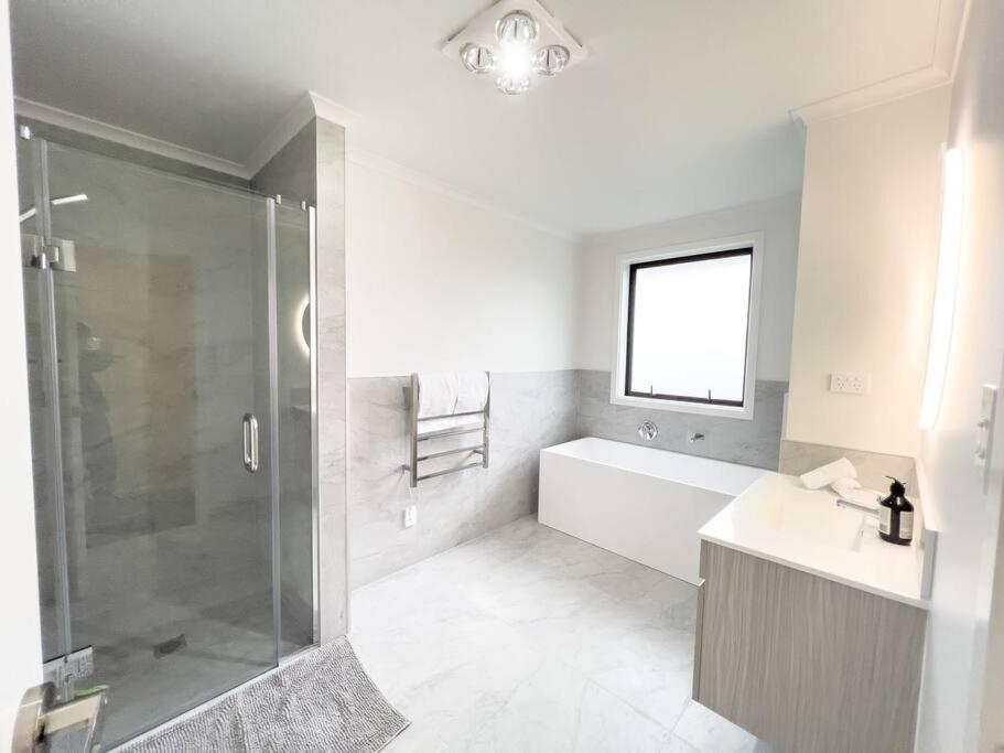 Rotorua Sunshine Brand New 4 Bedroom House 외부 사진